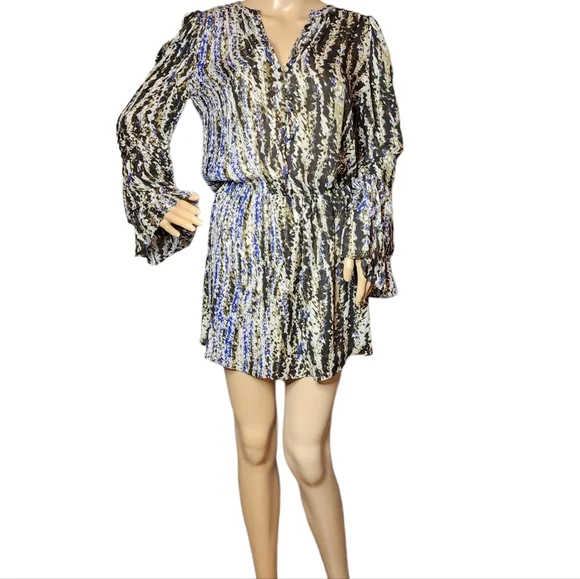 green emerald velvet dress Parker Dress in Light Blue – Louise New York main image 1